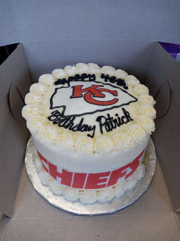 Kansas City Chiefs cake