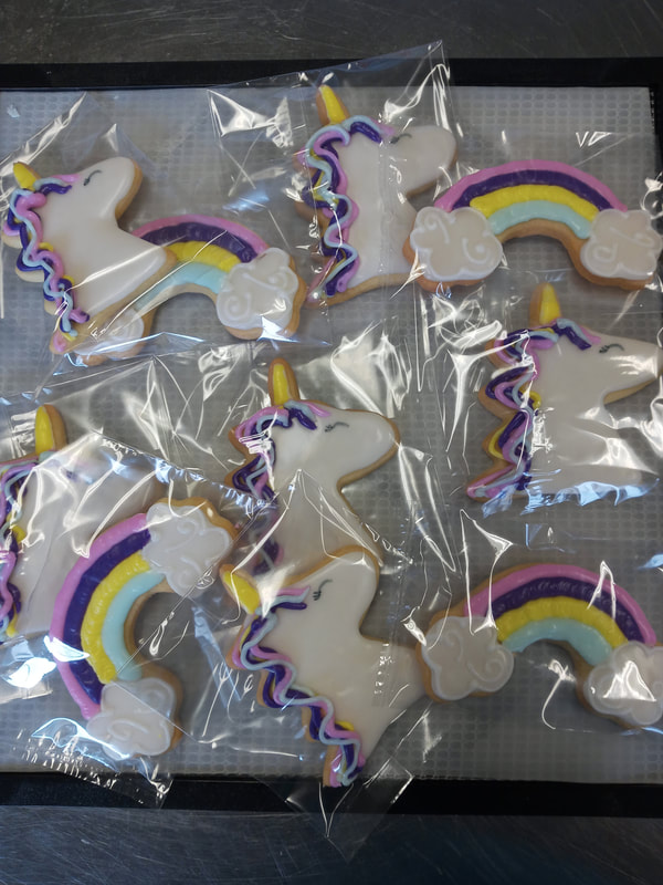 Unicorn and rainbow cookies